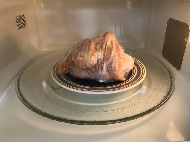 How to defrost chicken in microwave - Tips to Defrost Chicken in the Microwave